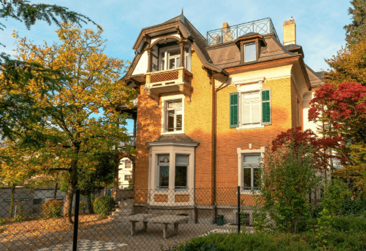 Die Zürcher Privatschule. Seit 1997 11 D6849b87f38bb8b27146998580bcea3e (1)